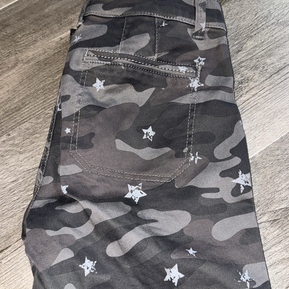 Wit and Wisdom cargo pants/Jeans - Picture 3 of 3